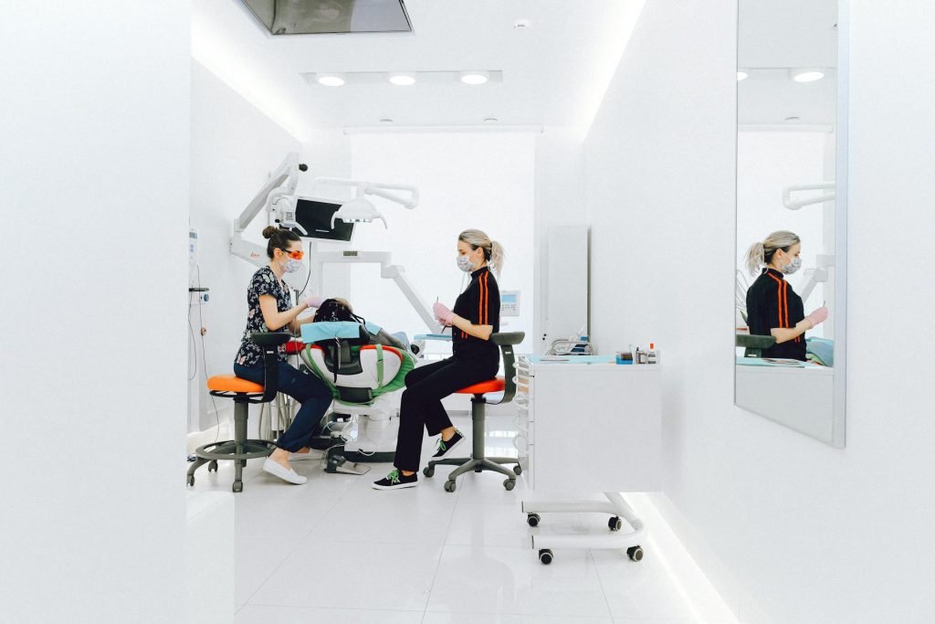 Blog 5 Choosing the Right Orthodontic Brackets for Your Practice with OrthoExtent